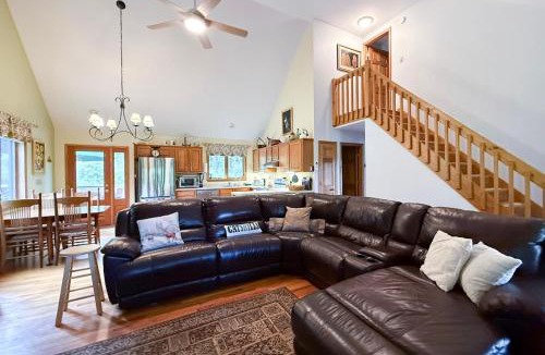 Roxbury House | Mountain Retreat in the Catskills