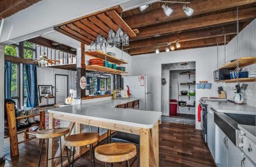 Mentone House | Mountain Retreat Ruby's Roost Home & Loft