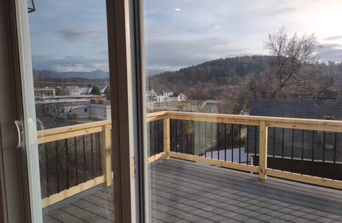 Littleton House | Mountain Retreat-Scenic Views-Charming 3-bedroom House-WiFi, AC, Family Room