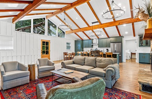 Lake Toxaway House | Mountain Retreat with a view