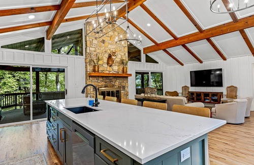 Lake Toxaway House | Mountain Retreat with a view