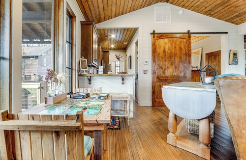 Tuckasegee Cabin | Mountain Retreat w/Community Perks in Glenville!