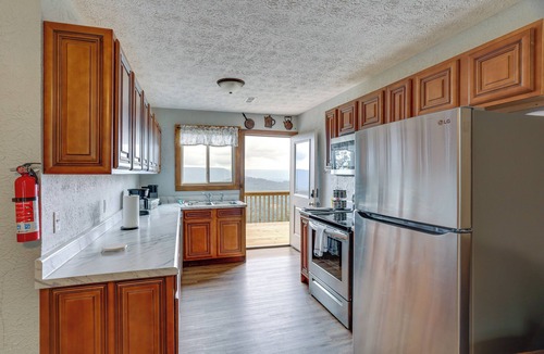 Flat Rock Apartment | Mountain Retreat w/Fire Pit in Flat Rock!