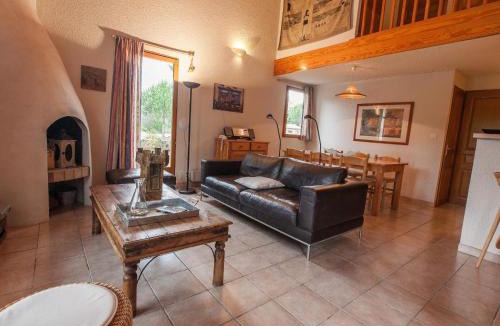 Quillan House | Mountain Retreat w Terrace