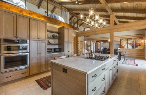 Loghill Village House | Mountain Retreat with Spectacular Views | Trails Access | A/C | STR2025-060