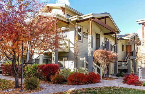 Warm Springs House | Mountain Retreats