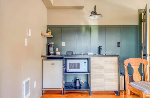 Nehalem House | Mountain, River View, Fire Pit, Drive to Beach