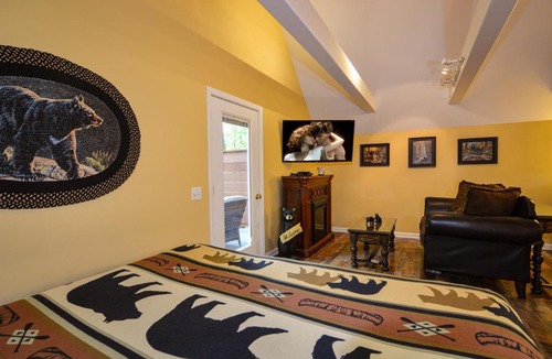 Gatlinburg Ski Chalet | Mountain Romance