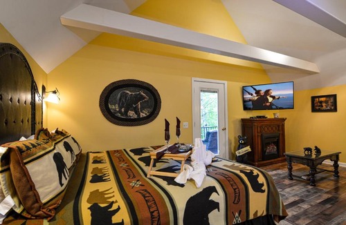 Gatlinburg Ski Chalet | Mountain Romance