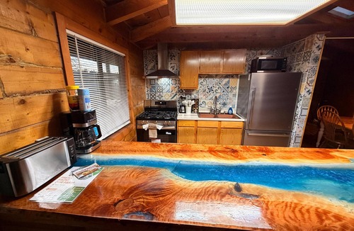 Timberon Cabin | Mountain Runway Lodge Retreat Cozy 3-bedroom cabin
