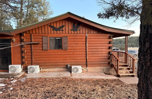 Timberon Cabin | Mountain Runway Lodge Retreat Cozy 3-bedroom cabin
