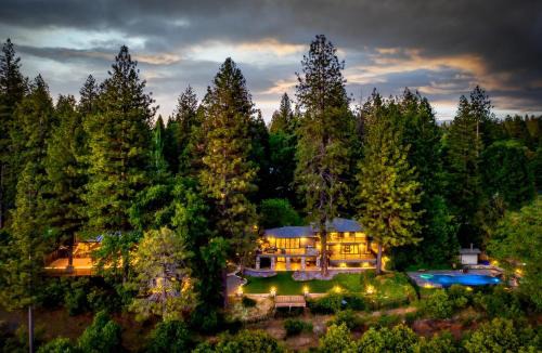 Foresthill House | Mountain Shadows Retreat