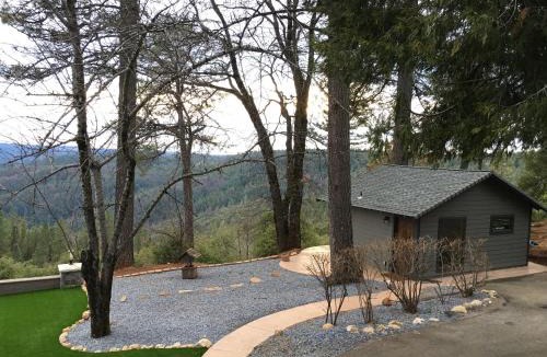 Foresthill House | Mountain Shadows Retreat