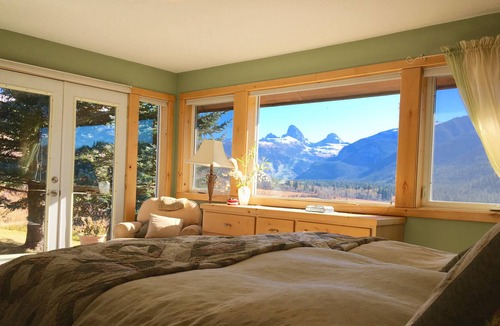 Alta House | Mountain Side Retreat with Beautiful Views!