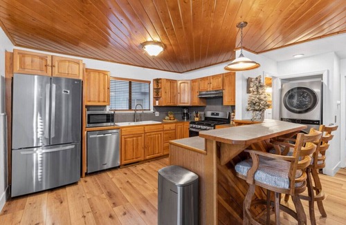 Incline Village Ski Chalet | Mountain Solitude Minutes from Village and Skiing