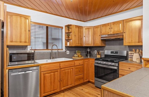 Incline Village Ski Chalet | Mountain Solitude Minutes from Village and Skiing