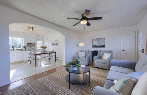 Loyalton House | Mountain Sunrise Retreat