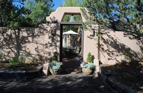 Northeast Santa Fe House | MOUNTAIN & SUNSET VIEW PRIVATE 1 LEVEL GATED COMMUNITY CLOSE TO PLAZA&CANYON RD