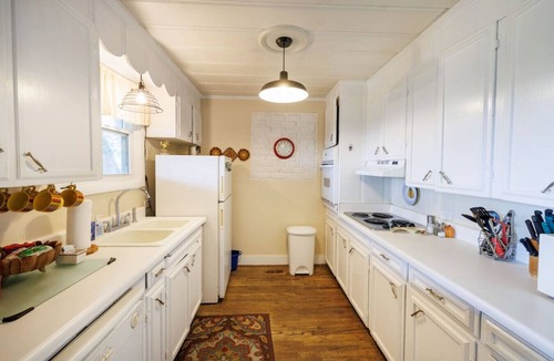 Valley Head Cottage | Mountain & Sunset Views | Walk to Downtown Mentone