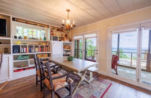 Valley Head House | Mountain & Sunset Views - Walk to Downtown Mentone