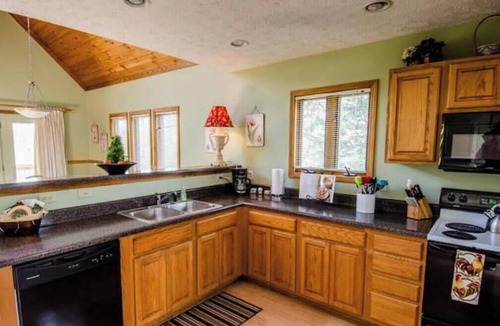 Skyland Cabin | Mountain to Sea trail access out your front door