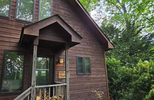 Skyland Cabin | Mountain to Sea trail access out your front door