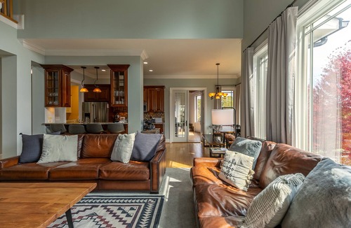 Altamont House | Mountain Top at Linville Falls: Amazing Views! Hot Tub! Pet Friendly! Near Linville Falls Winery!