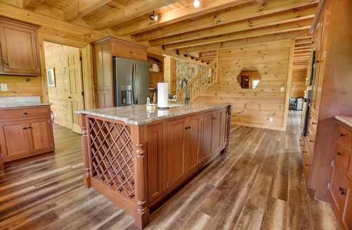 Stouchsburg Cabin | Mountain Top Cabin w/HOT TUB + Private Pool + Game Room