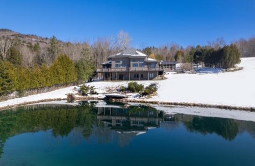 Pittsfield House | Mountain Top Fresh Pond Hot Tub