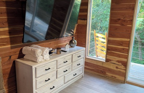 Flat Rock Cabin | Mountain Top Glamping