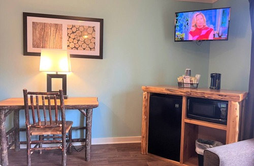 Warm Springs Hotel | Mountain Top Inn and Resort