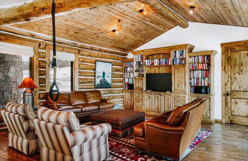 Gallatin Gateway House | Mountain Top Luxury