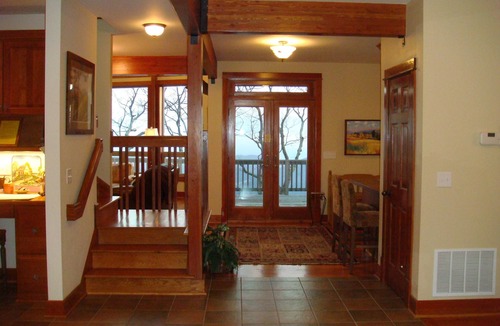 Roseland House | Mountain-Top Retreat w/3 Master BR,Expansive Desks and Panoramic Window Views