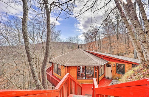Beech Mountain Cottage | Mountain Treehouse: A Unique Hilltop Hideaway