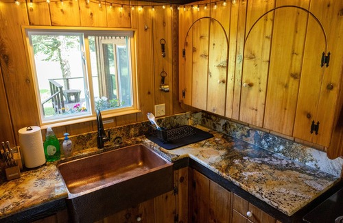Cooke City-Silver Gate House | Mountain View House Right on Soda Butte Creek