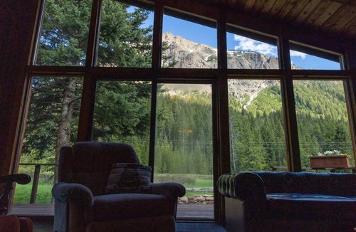 Cooke City-Silver Gate House | Mountain View House Right on Soda Butte Creek