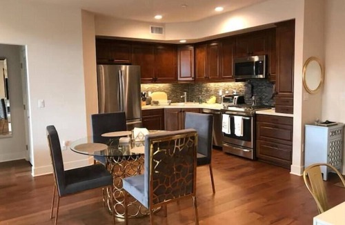 Rolling Hills Estates Apartment | Mountain View 2 Bdrm/2 Bath/Balcony/Elevator Bldg