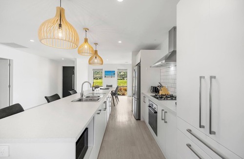 Lower Shotover House | Mountain View - 2 Bedroom House