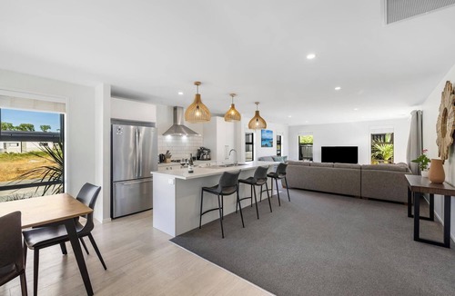 Lower Shotover House | Mountain View - 2 Bedroom House