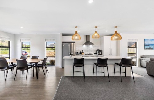 Lower Shotover House | Mountain View - 2 Bedroom House