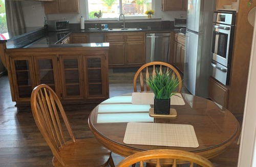 Hesperia House | 🌵 “Mountain View 2BR Country Home -Netflix – Spacious