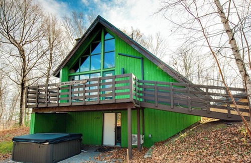 Beaupre Ski Chalet | Mountain View - 4 bedrooms - 13 people