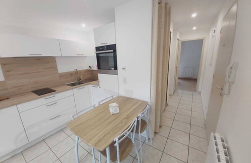 Argeles Gazost Apartment | Mountain view apartment in Argelès-Gazost