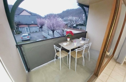 Argeles Gazost Apartment | Mountain view apartment in Argelès-Gazost