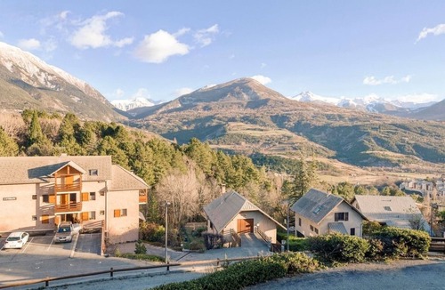 Embrun Apartment | Mountain-view apartment sleeps 6