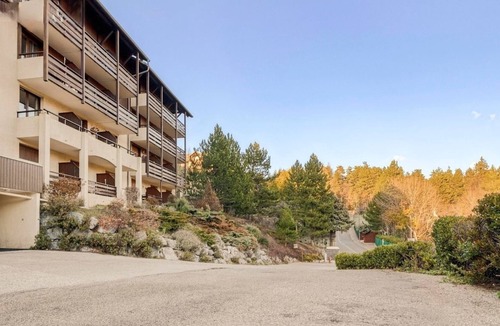 Embrun Apartment | Mountain-view apartment sleeps 6