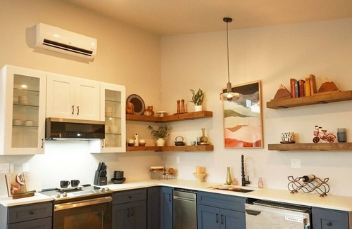 Ironton Apartment | Mountain View at Pickle & Perk