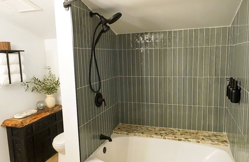 Ironton Apartment | Mountain View at Pickle & Perk