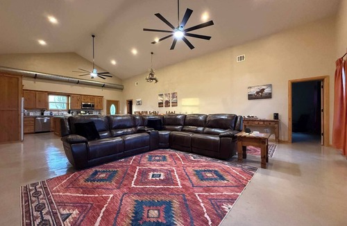 Indiahoma Cabin | Mountain View Barndominium Hot Tub Retreat – Secluded Luxury Stay Near Elk Mountain, Charon’s Garden, Lakes & Top Refuge Trails