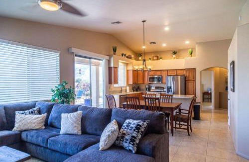 Monterra Knolls House | Mountain View Beauty with Pool